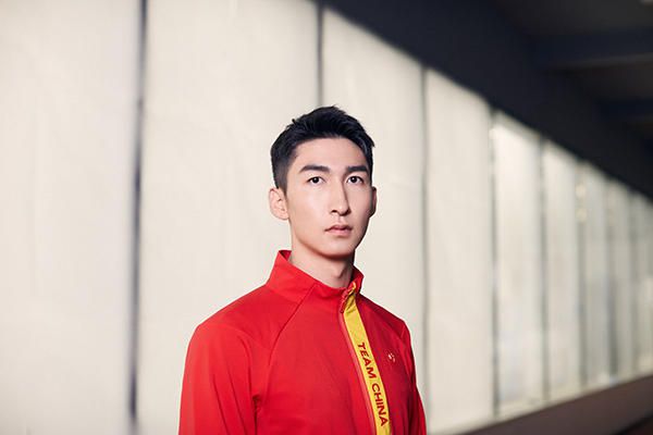 亚洲欧美精品一区
